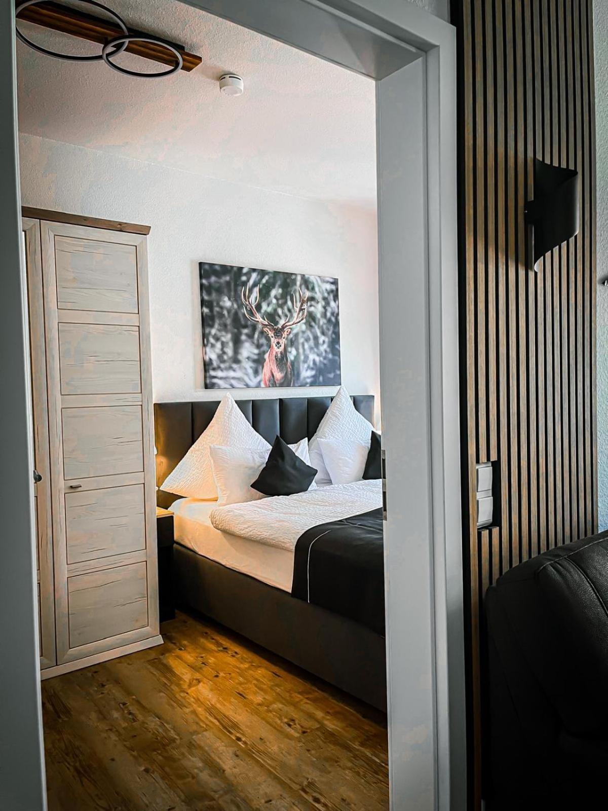 Stayzen Holz & Hirsch Deluxe Hideaway Zentral Mit Parkplatz Apartment